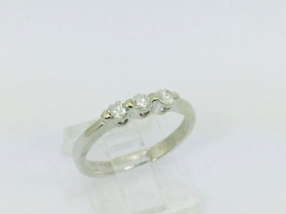 14k White Gold Round Cut 21pt Diamond Trinity Ring