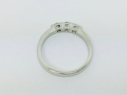 14k White Gold Round Cut 21pt Diamond Trinity Ring