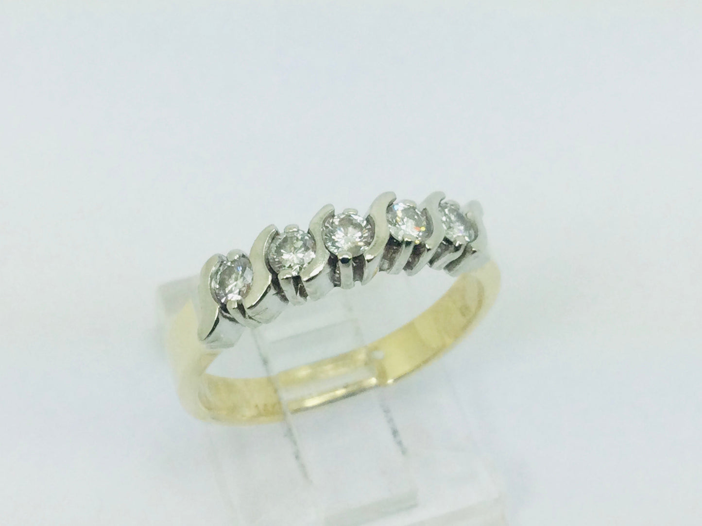 14k Yellow Gold Round Cut 35pt Diamond Row Set Band Ring