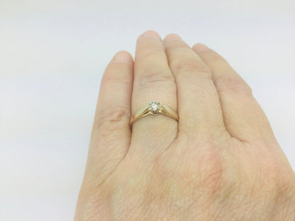 10k Yellow Gold Round Cut 0.14ct Diamond Solitaire Ring