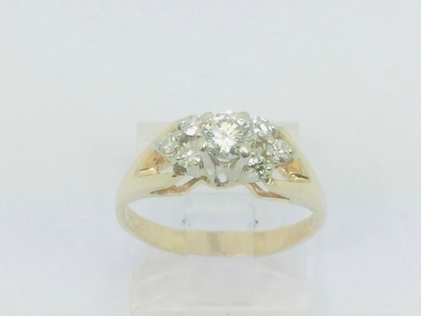 14k Yellow Gold Round Cut 0.40ct Diamond Ring