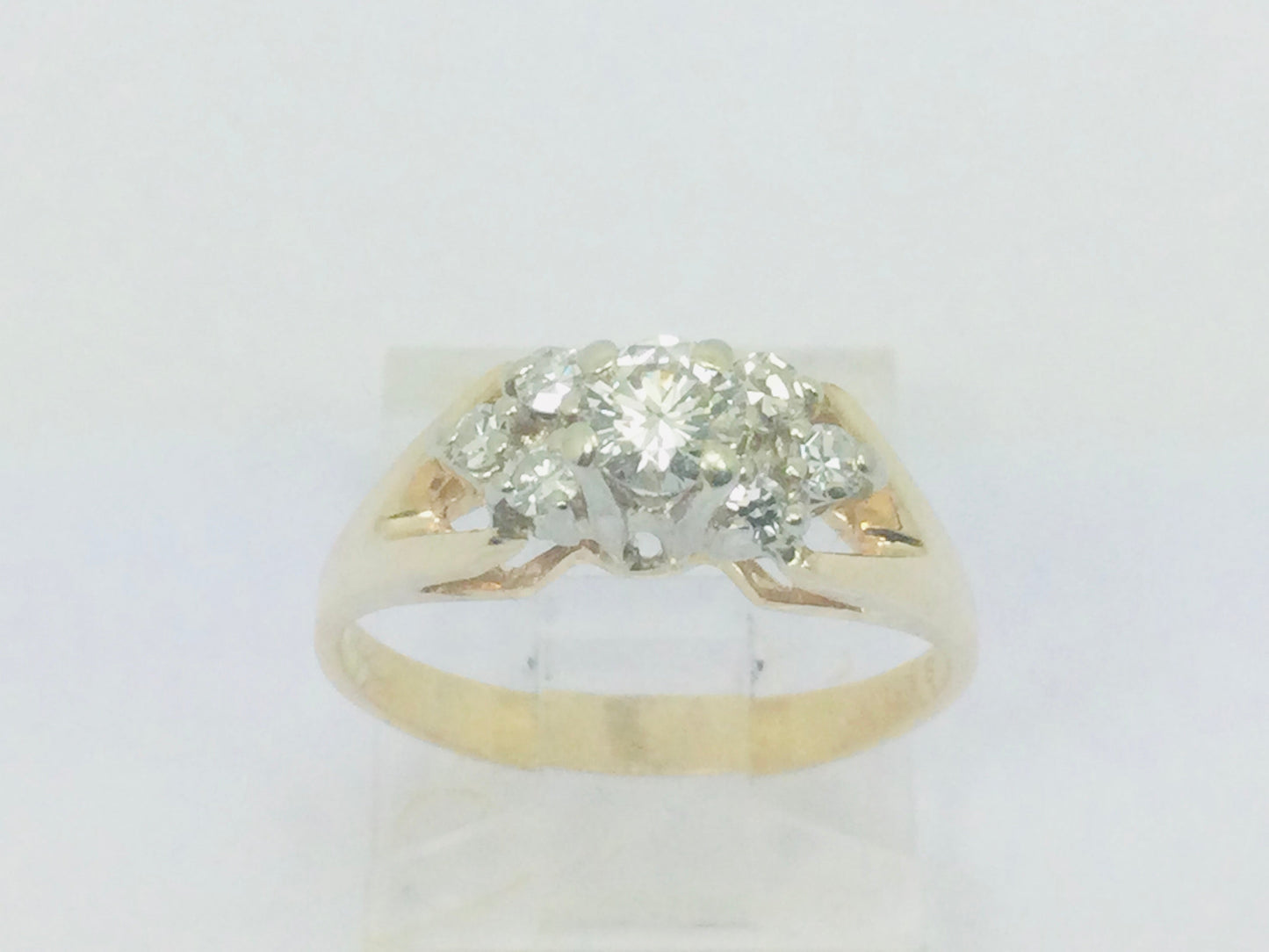 14k Yellow Gold Round Cut 0.40ct Diamond Ring