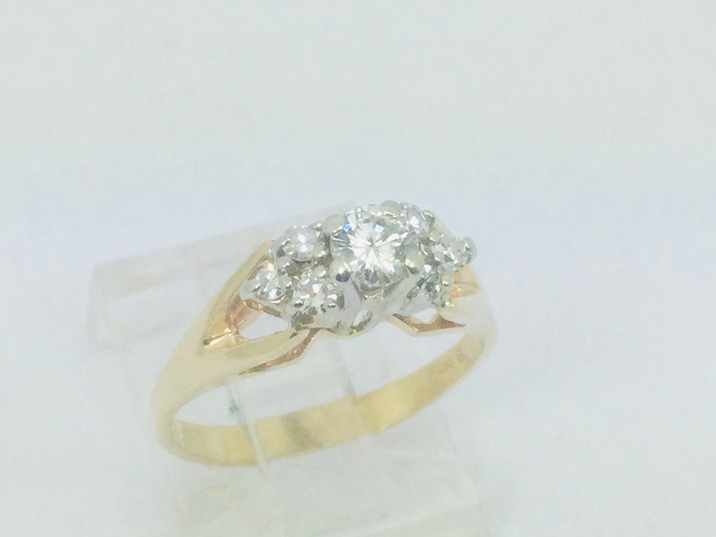 14k Yellow Gold Round Cut 0.40ct Diamond Ring