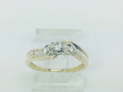 14k Yellow Gold Round Cut 10pt Diamond Heart Ring