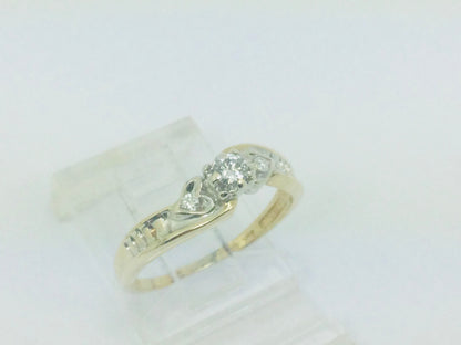14k Yellow Gold Round Cut 10pt Diamond Heart Ring