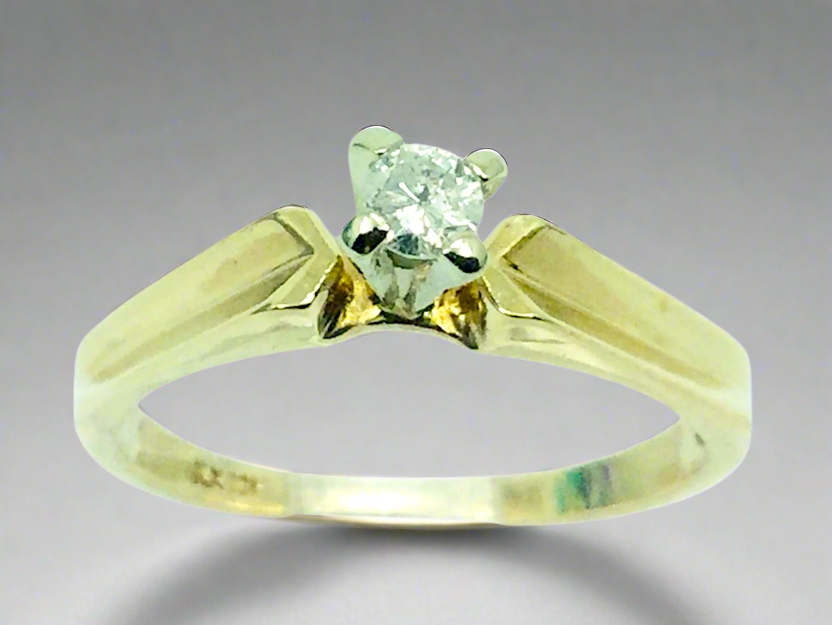 10k Yellow Gold Brilliant Cut 8pt Solitaire Diamond Ring