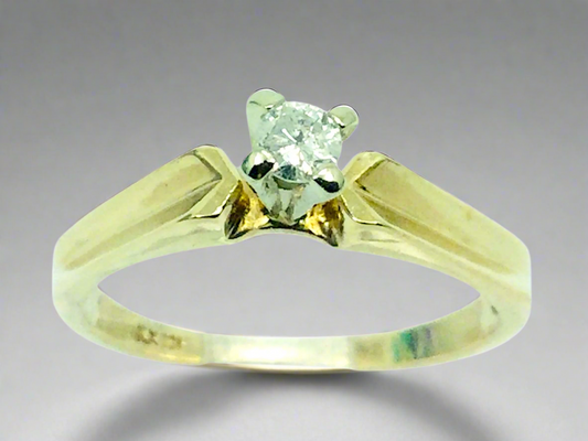 10k Yellow Gold Brilliant Cut 8pt Solitaire Diamond Ring