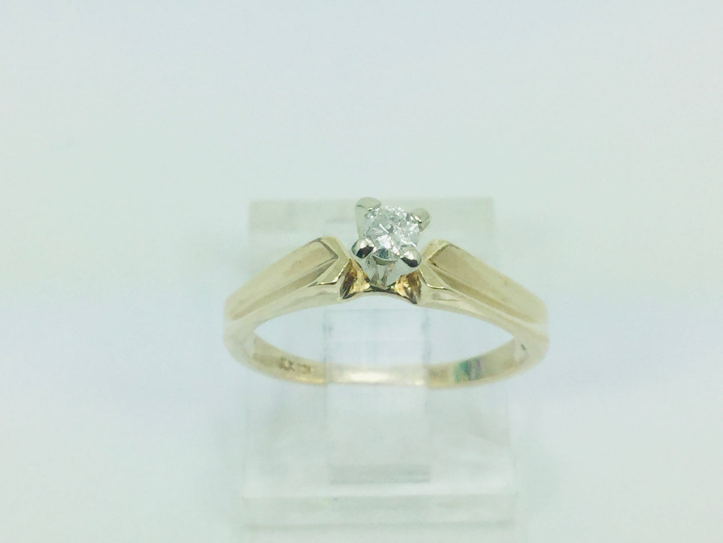 10k Yellow Gold Brilliant Cut 8pt Solitaire Diamond Ring
