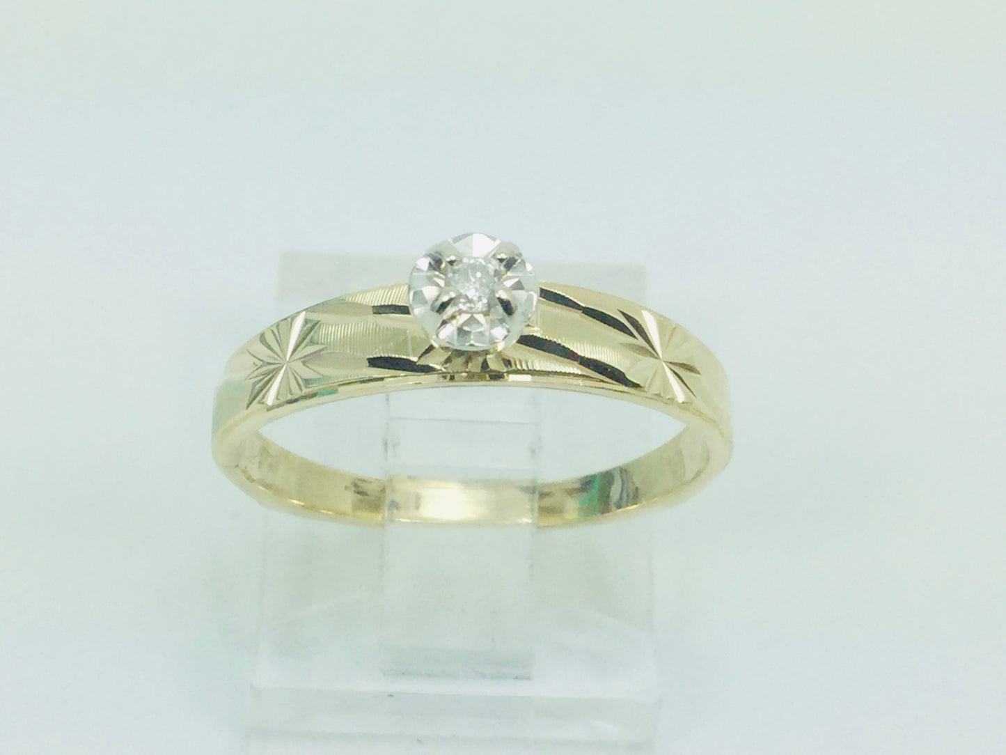 10k Yellow Gold Brilliant Cut 3pt Solitaire Diamond Ring