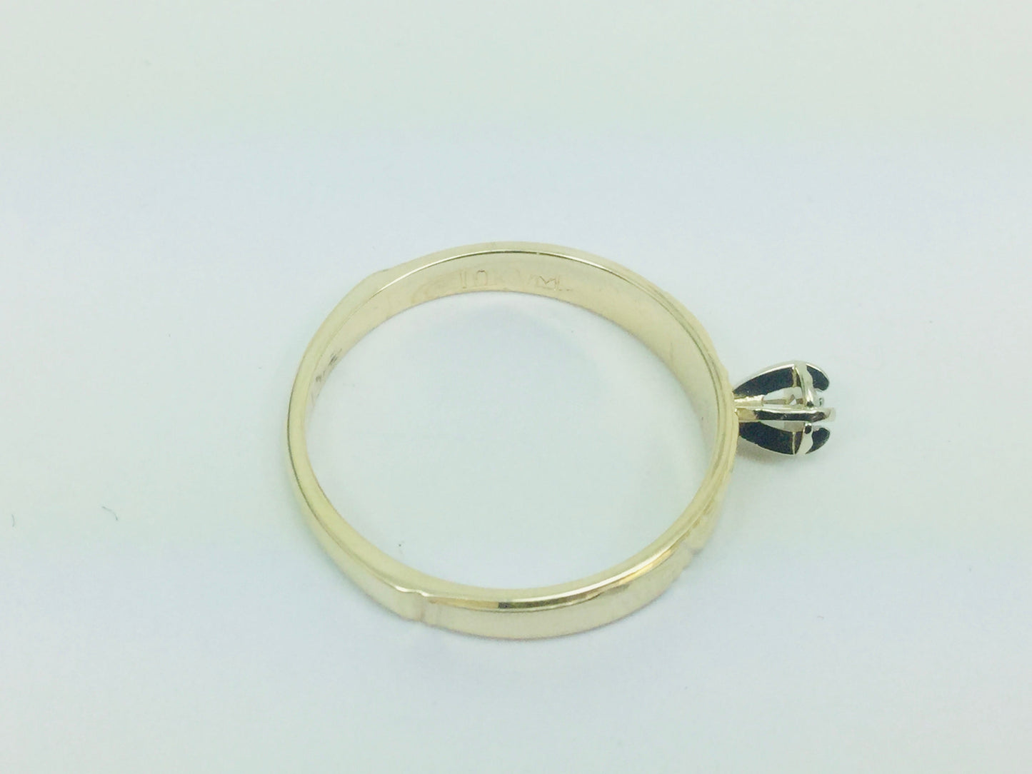 10k Yellow Gold Brilliant Cut 3pt Solitaire Diamond Ring