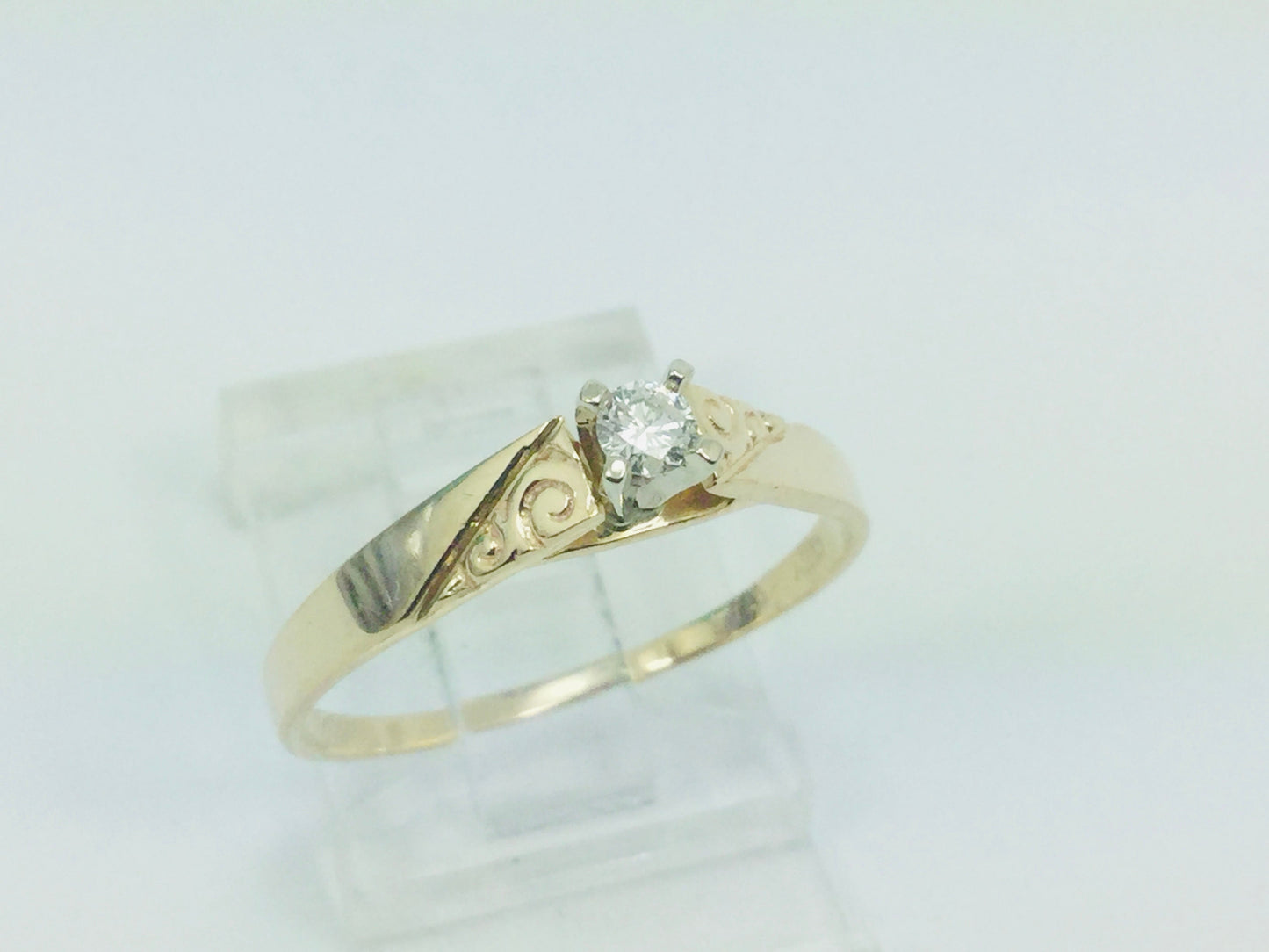 14k Yellow Gold Brilliant Cut 7pt Solitaire Diamond Ring