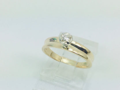 14k Yellow Gold Brilliant Cut 4pt Solitaire Diamond Ring