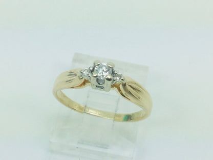 14k Yellow Gold Round Cut 0.12ct Solitaire with Accents Diamond Ring