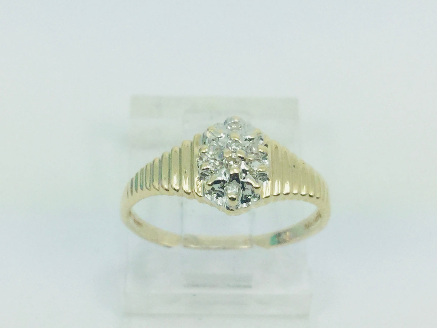 10k Yellow Gold Brilliant Cut 8pt Diamond Cluster Ring