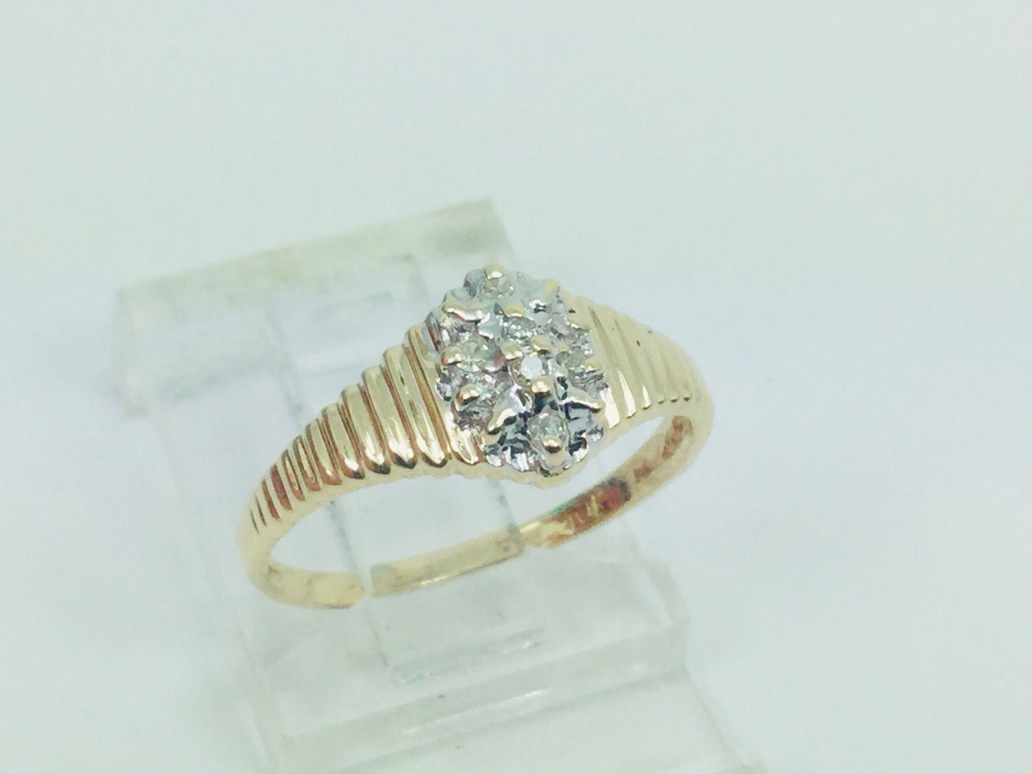 10k Yellow Gold Brilliant Cut 8pt Diamond Cluster Ring