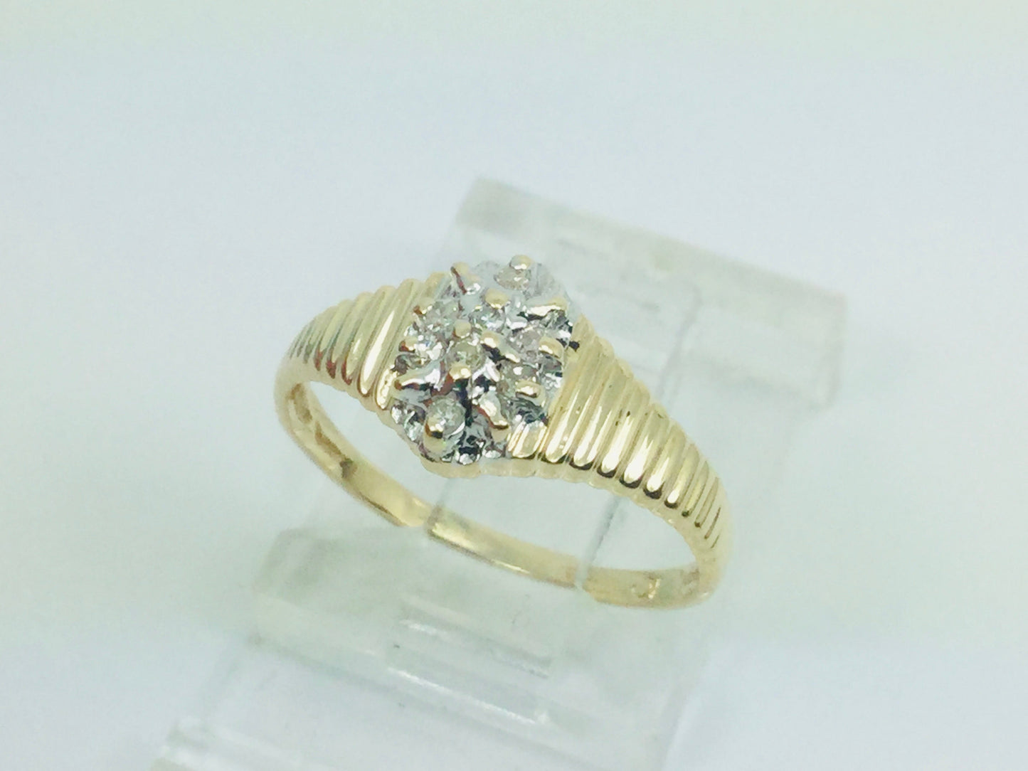 10k Yellow Gold Brilliant Cut 8pt Diamond Cluster Ring