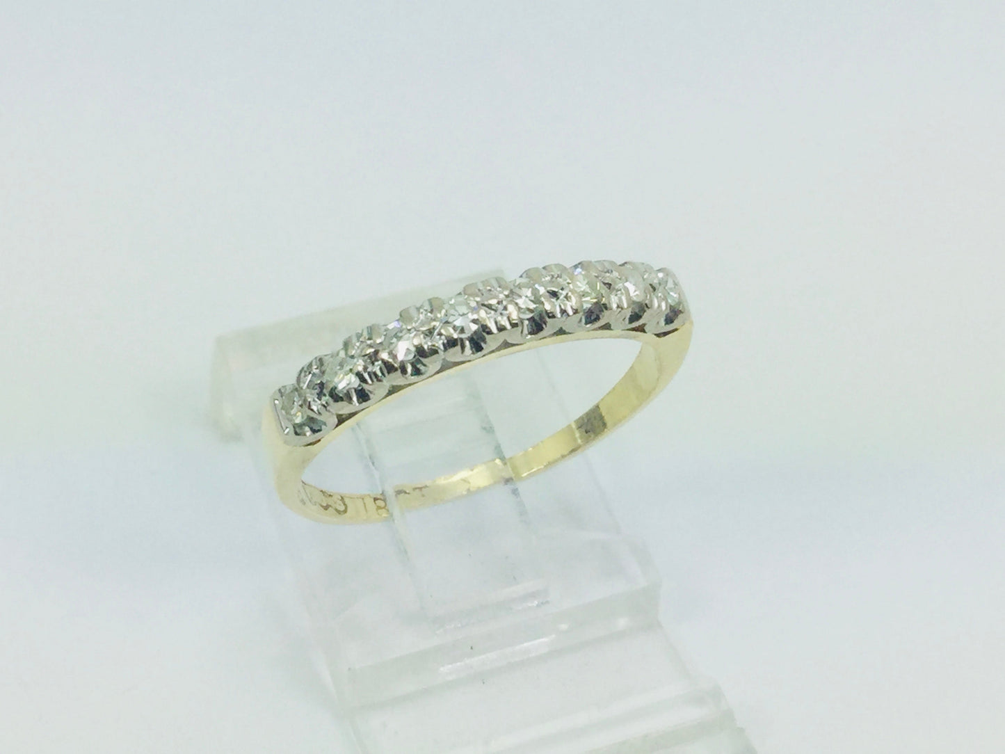 18k Yellow Gold Brilliant Cut 16pt Diamond Row Set Ring