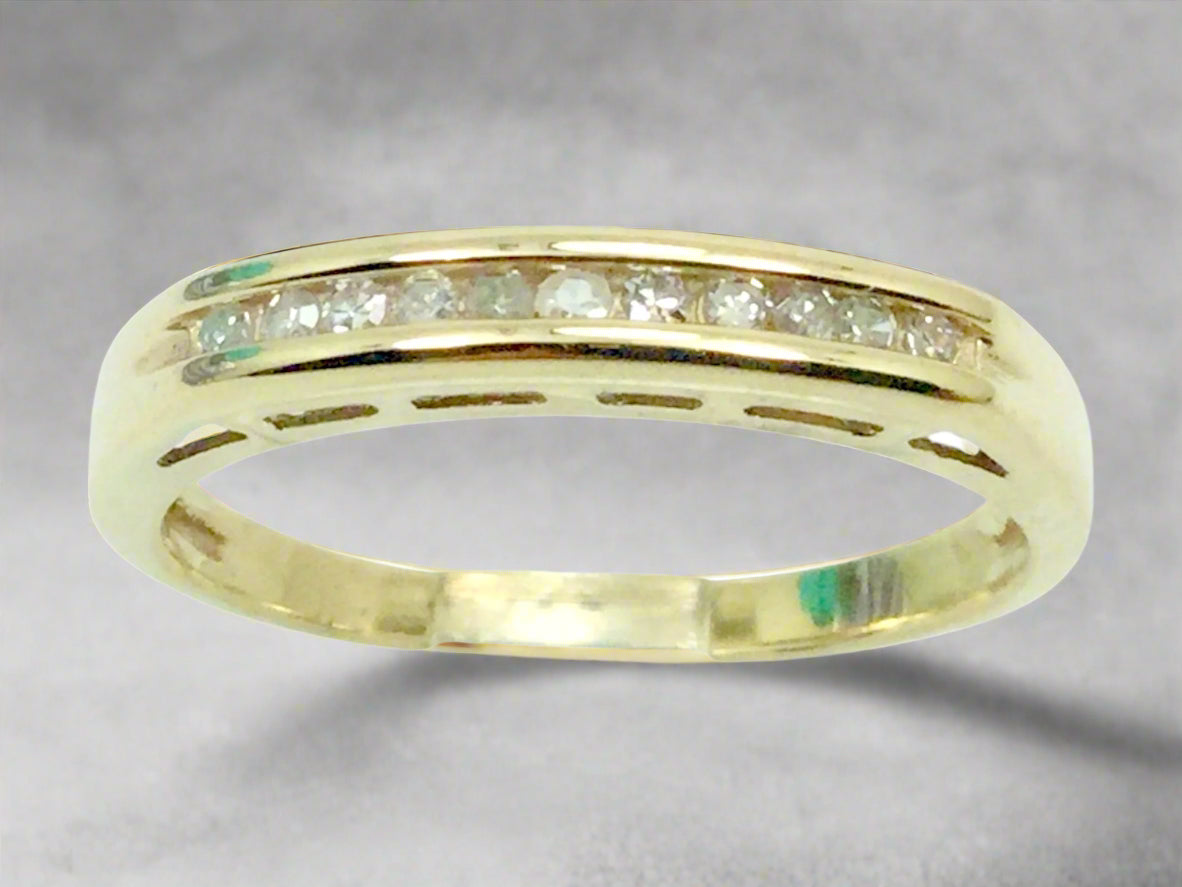 10k Yellow Gold Brilliant Cut 5.5pt Diamond Channel Set Ring