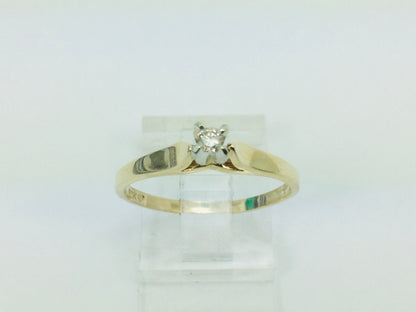 10k Yellow Gold Round Cut 0.06ct Solitaire Diamond Ring