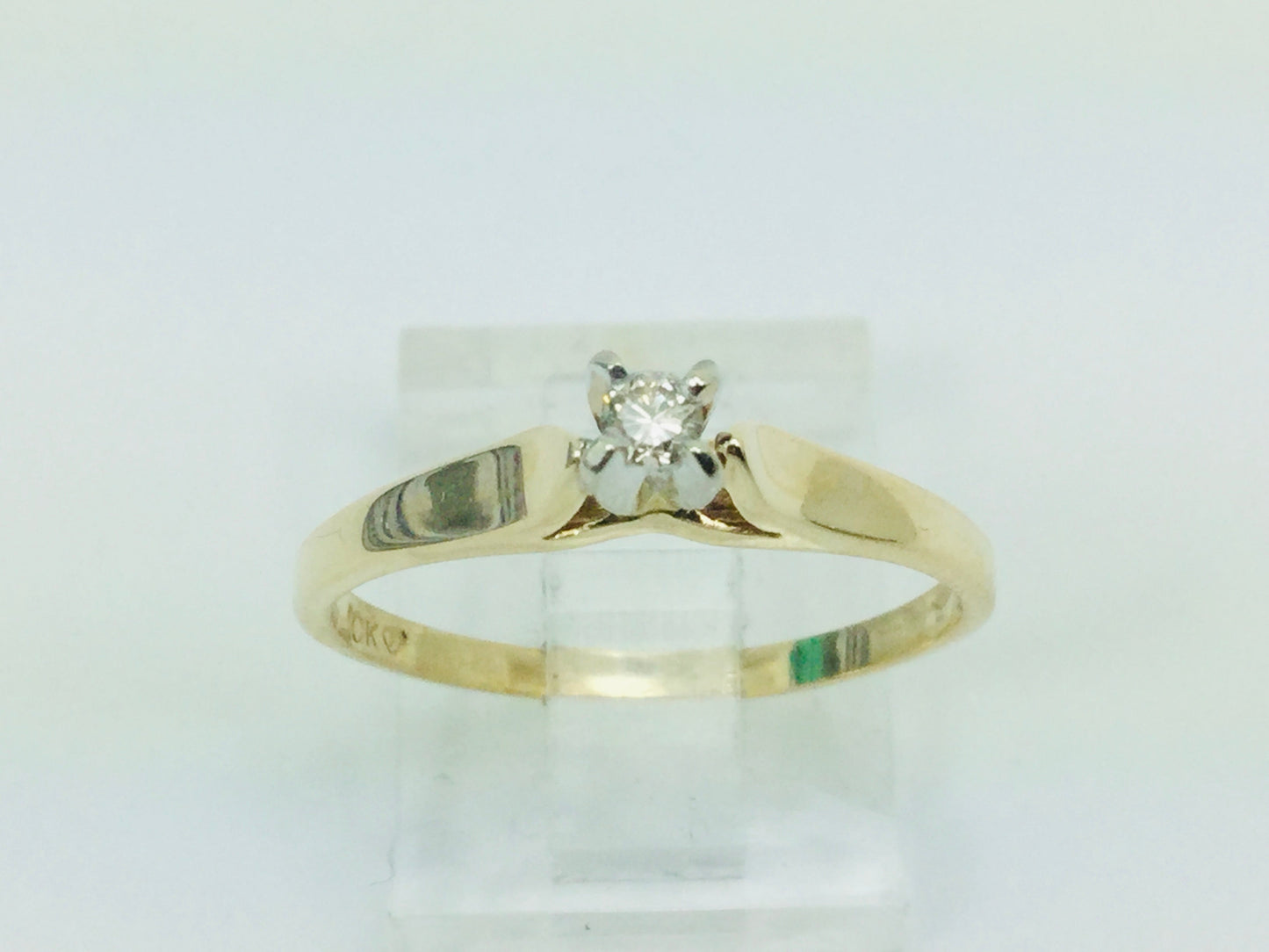 10k Yellow Gold Round Cut 0.06ct Solitaire Diamond Ring