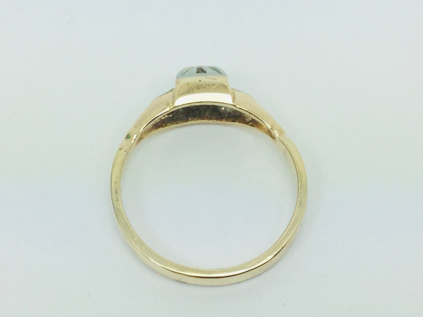 14k Yellow Gold Brilliant Cut 8pt Diamond with Accents Ring