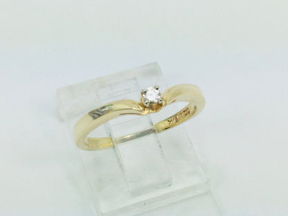 14k Yellow Gold Brilliant Cut 4pt Diamond Solitaire Ring
