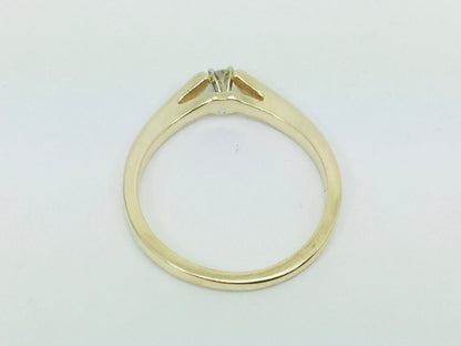 14k Yellow Gold Brilliant Cut 4pt Diamond Solitaire Ring