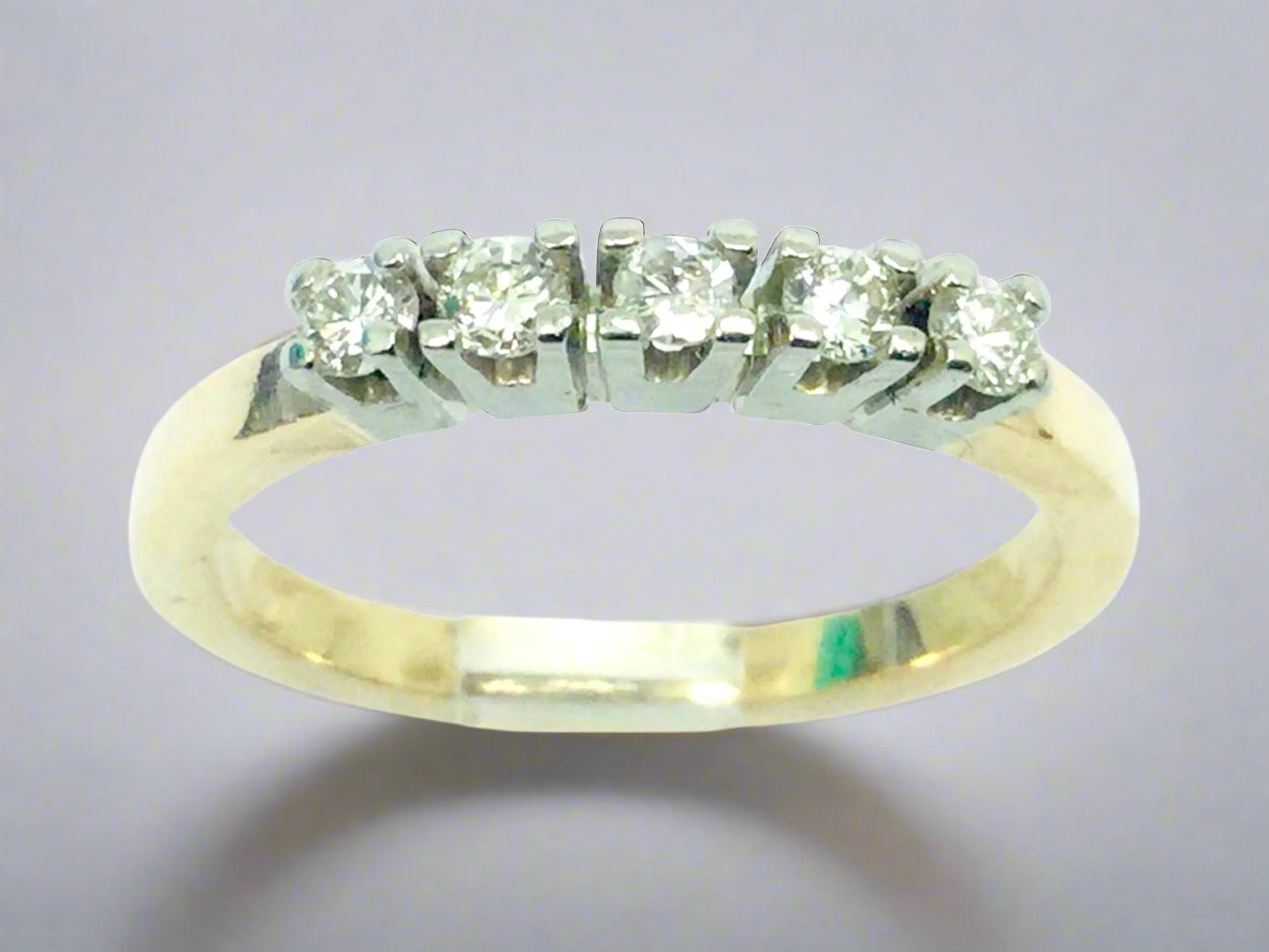 14k Yellow Gold Round Cut 0.20ct Row Set Diamond Ring