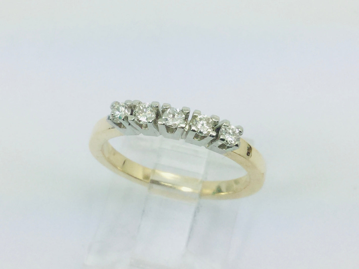 14k Yellow Gold Round Cut 0.20ct Row Set Diamond Ring