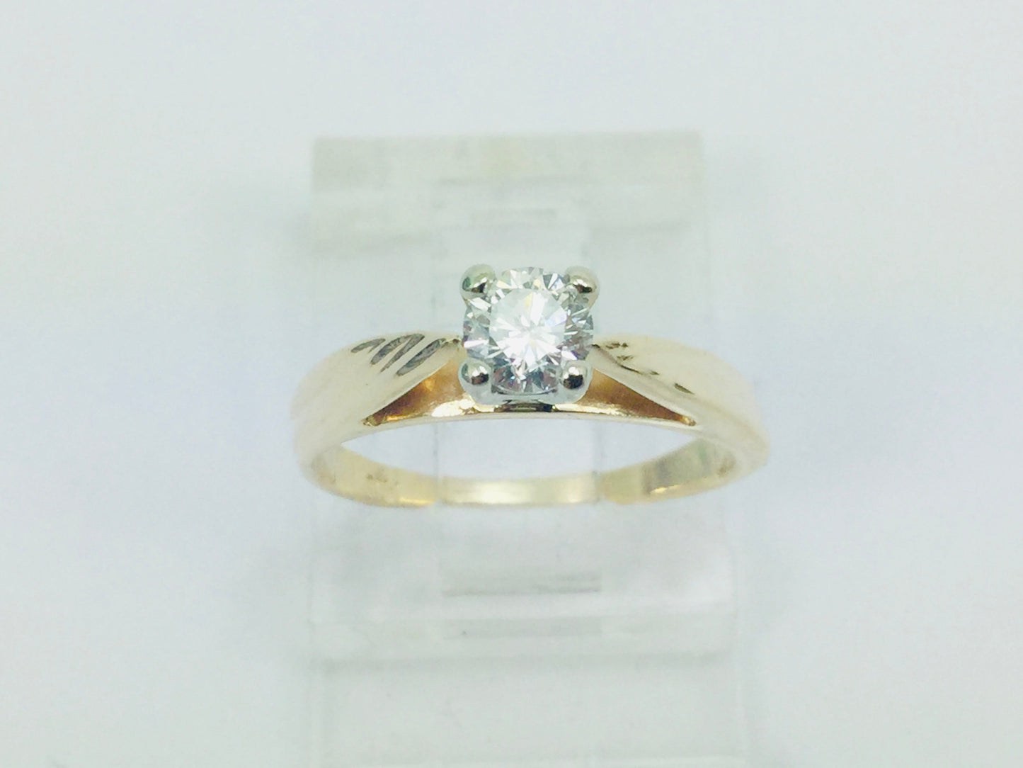 14k Yellow Gold Round Cut 1/4ct (0.25ct) Diamond Solitaire Ring