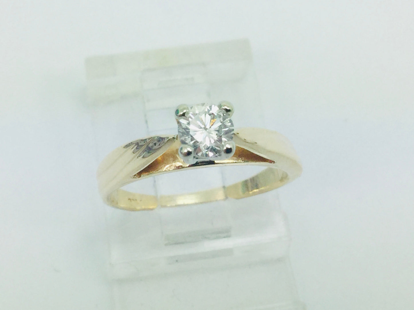 14k Yellow Gold Round Cut 1/4ct (0.25ct) Diamond Solitaire Ring