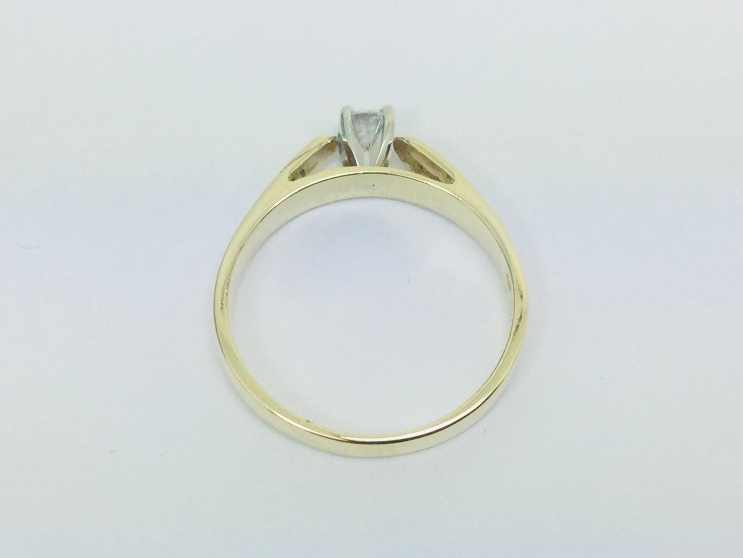 14k Yellow Gold Round Cut 0.18ct Diamond Solitaire Ring