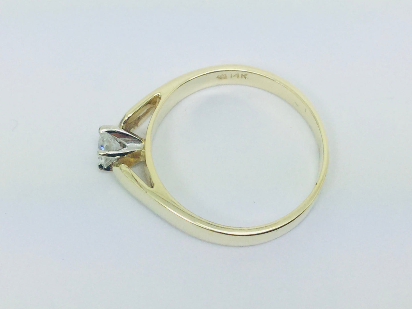 14k Yellow Gold Round Cut 0.18ct Diamond Solitaire Ring