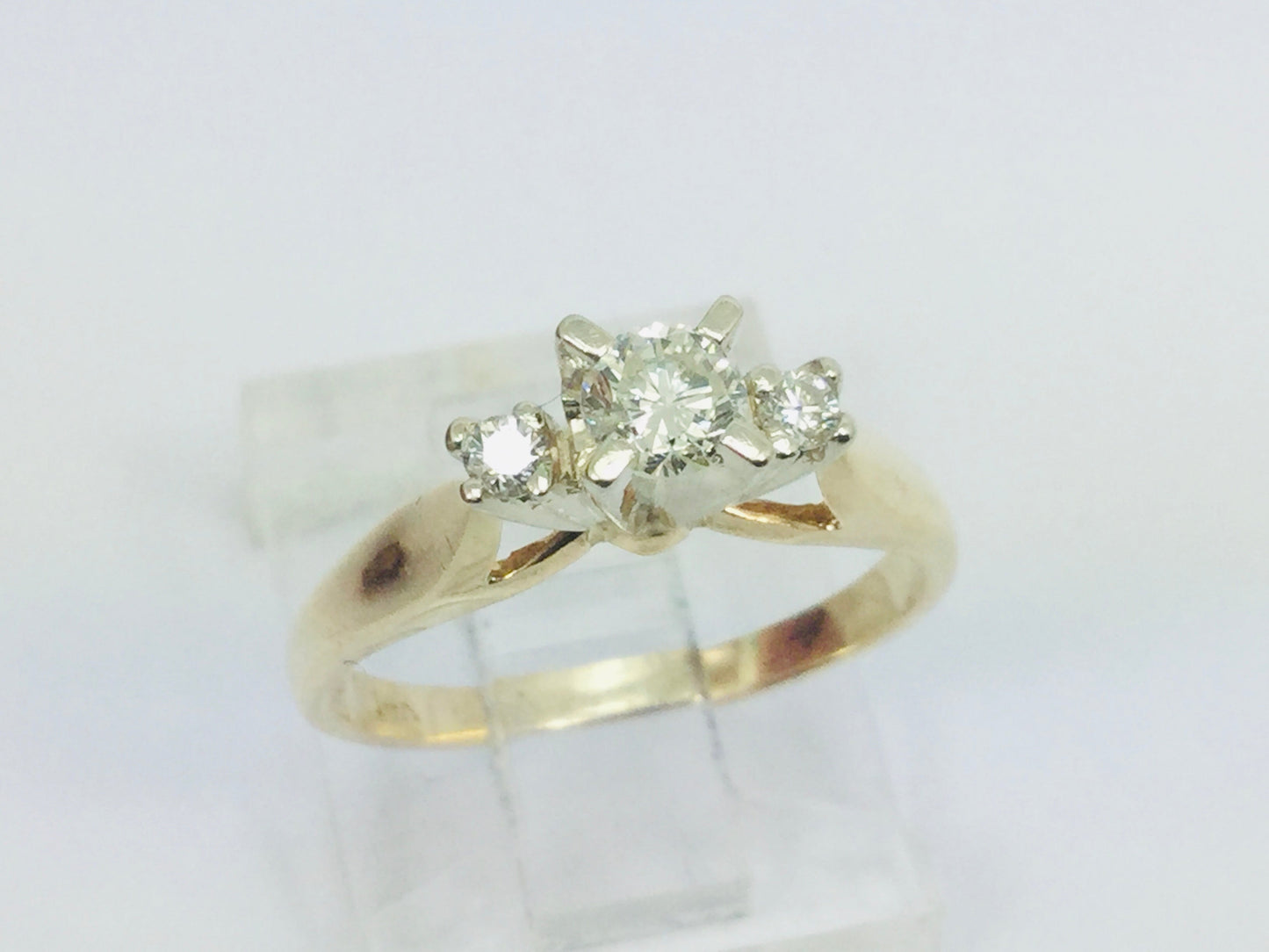 14k Yellow Gold Round Cut 0.24ct Diamond Trinity Ring