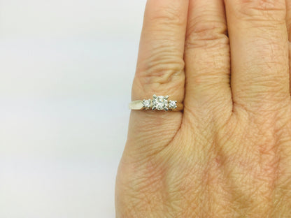 14k Yellow Gold Round Cut 0.24ct Diamond Trinity Ring