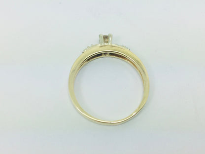 14k Yellow Gold Round Cut 17pt Diamond Solitaire with Accents Ring