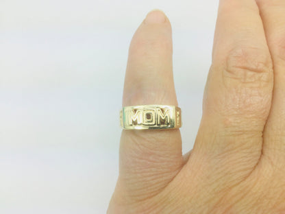 10k Yellow Gold 'Mom' Heart Love Ring