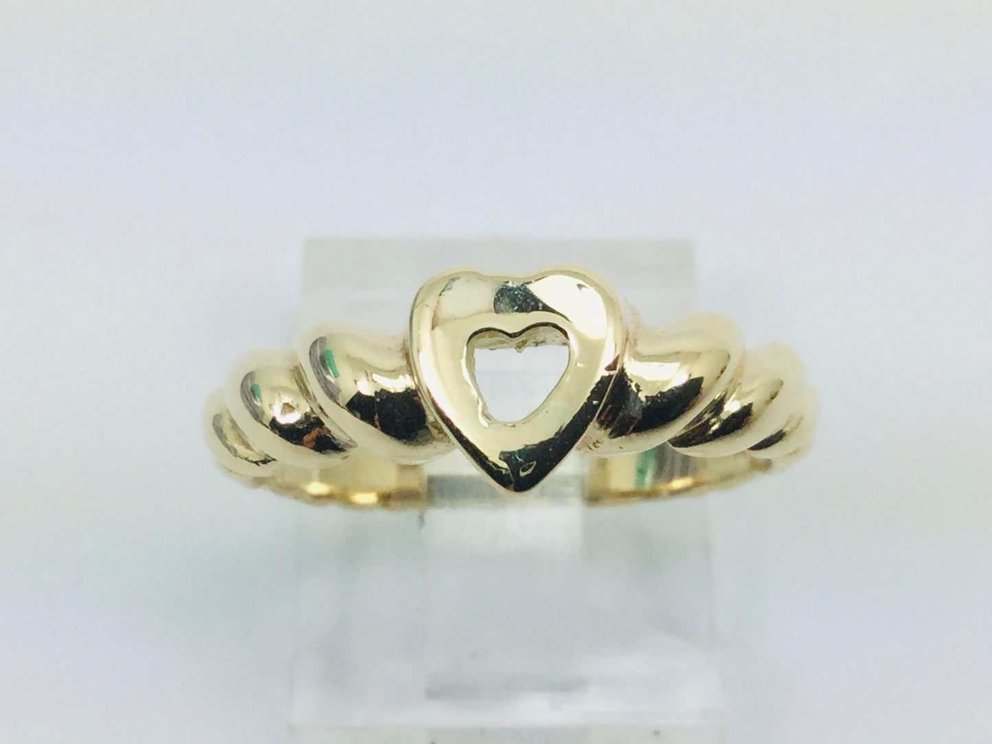 10k Yellow Gold Heart Love Twist Ring