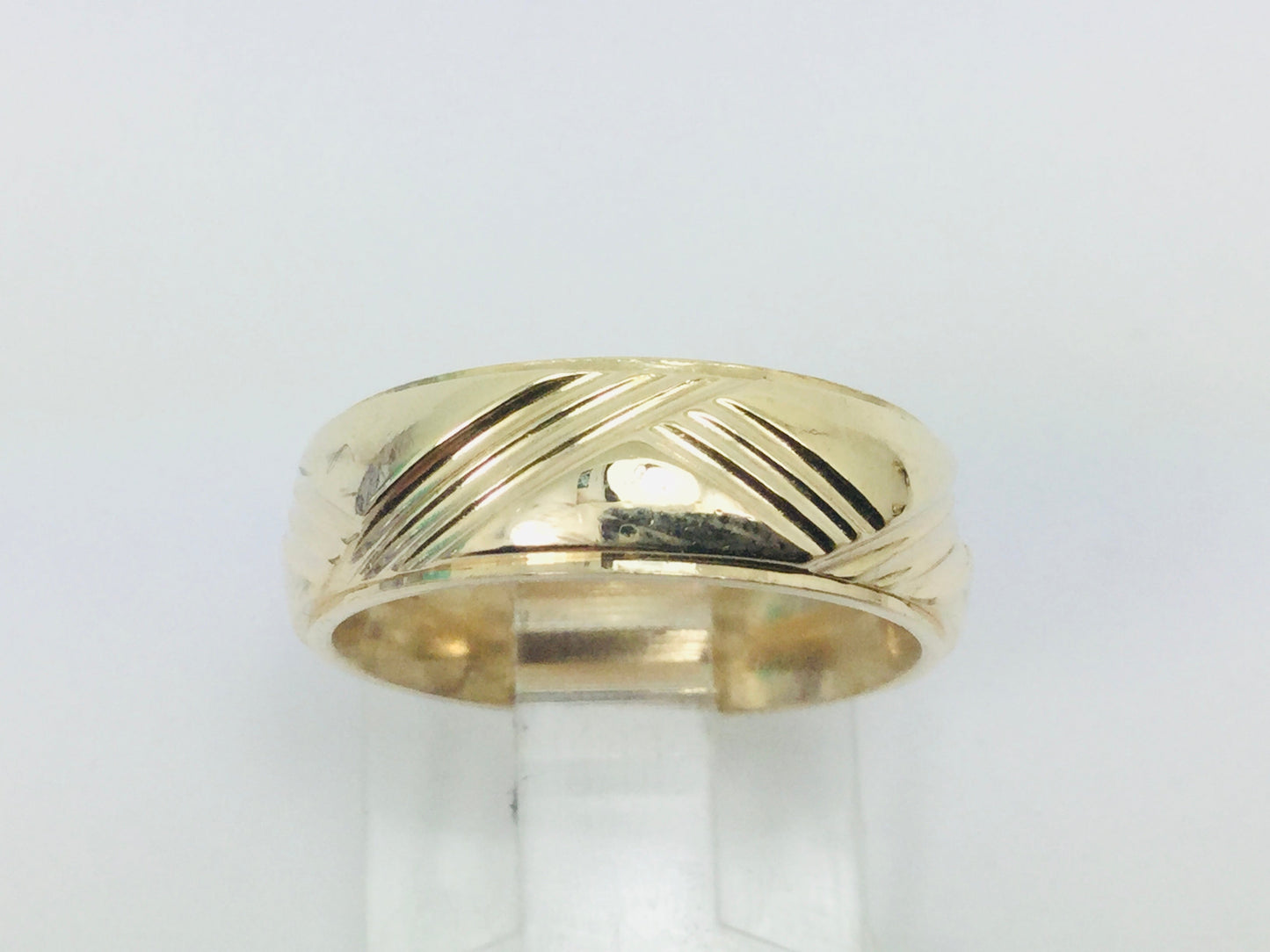 10k Yellow Gold Geometric Lines Pattern Band Ring