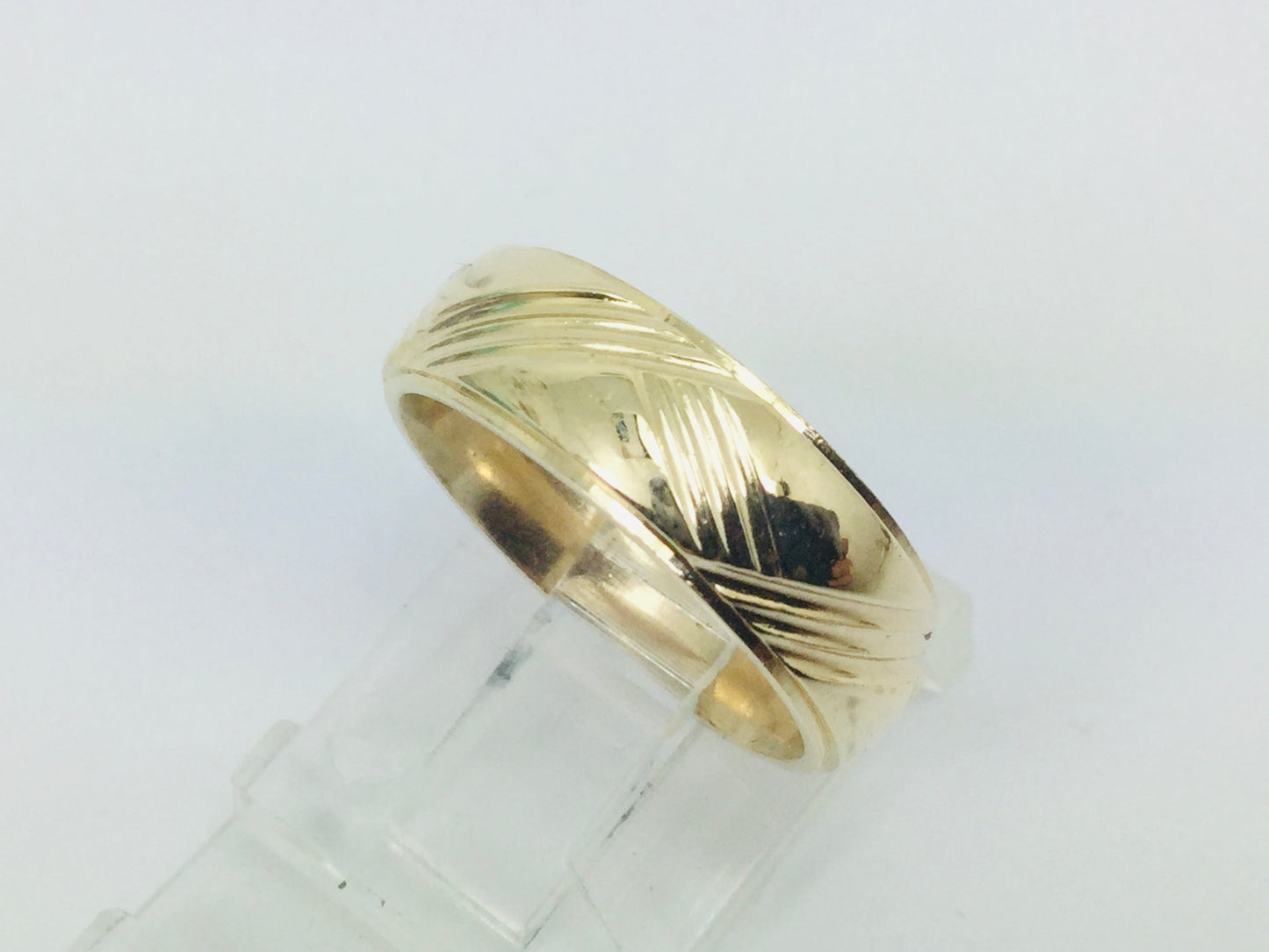 10k Yellow Gold Geometric Lines Pattern Band Ring