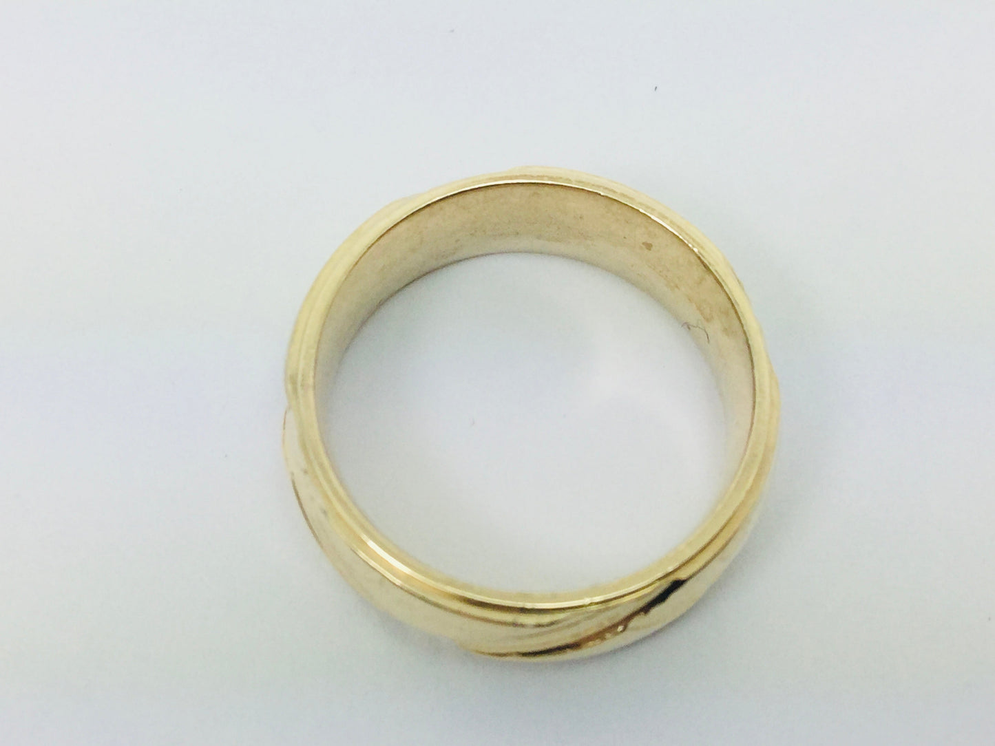 10k Yellow Gold Geometric Lines Pattern Band Ring