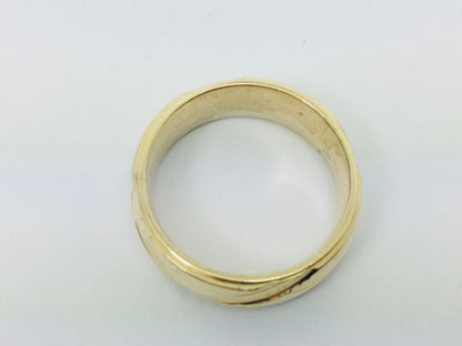 10k Yellow Gold Geometric Lines Pattern Band Ring