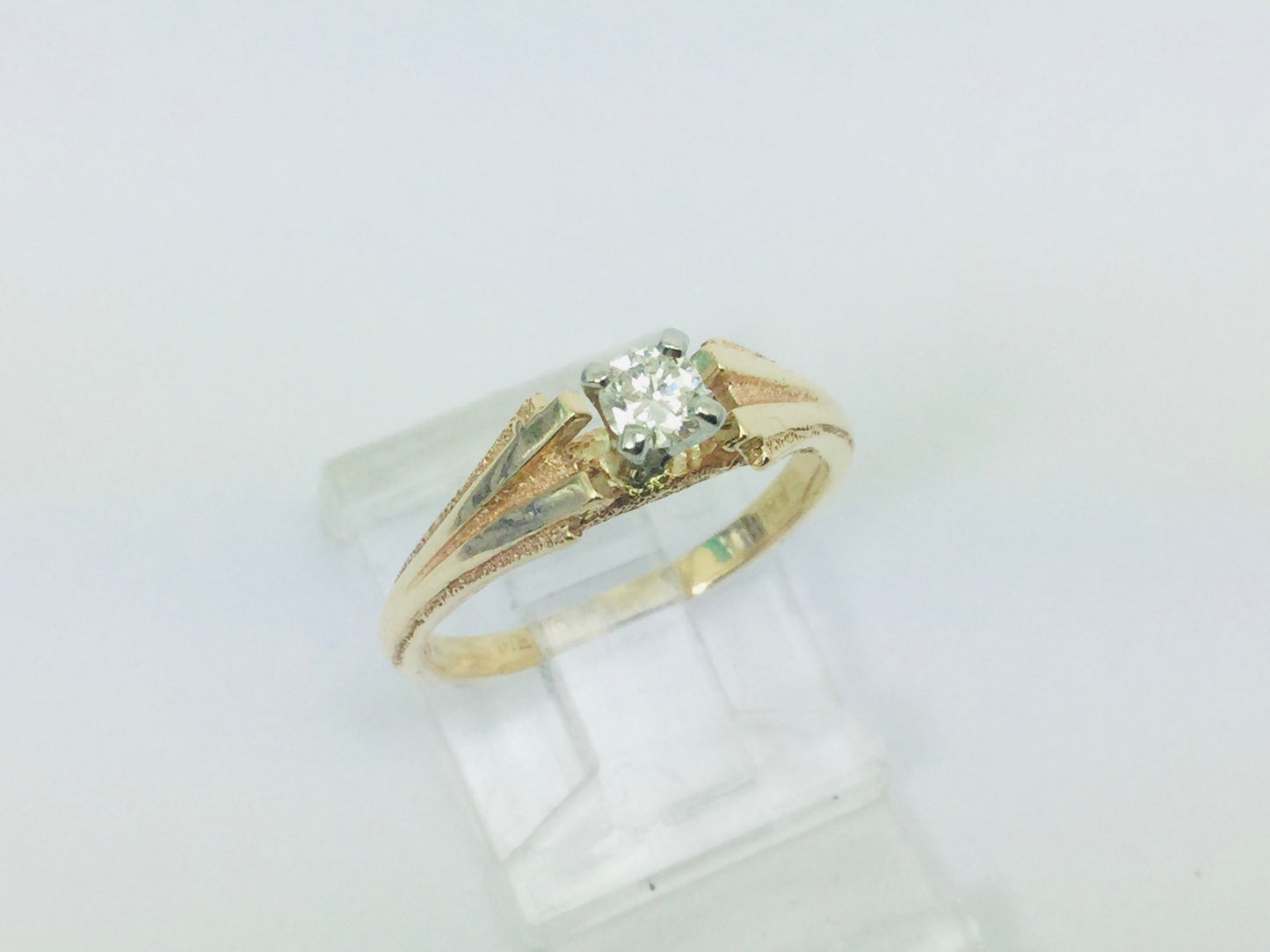 14k Yellow Gold Round Cut 0.16ct Diamond Solitaire Ring