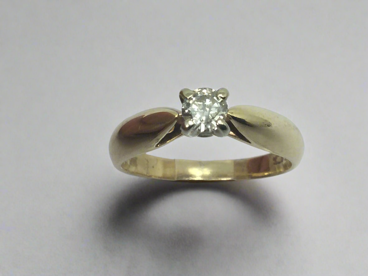 10k Yellow Gold Round Cut 0.18ct Diamond Solitaire Ring