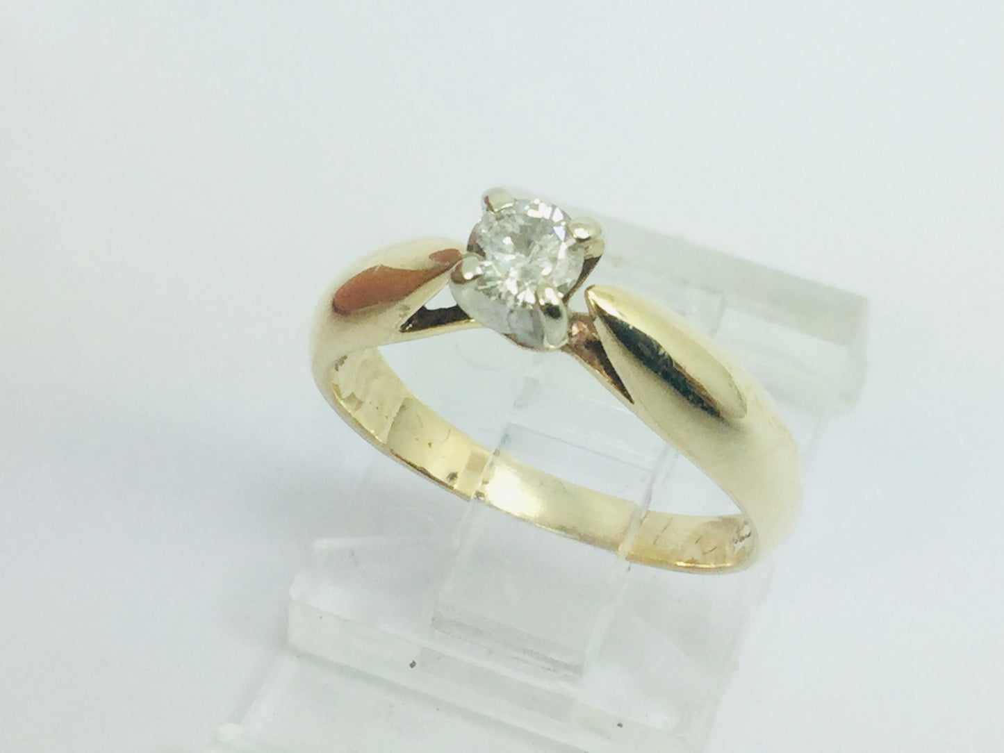 10k Yellow Gold Round Cut 0.18ct Diamond Solitaire Ring