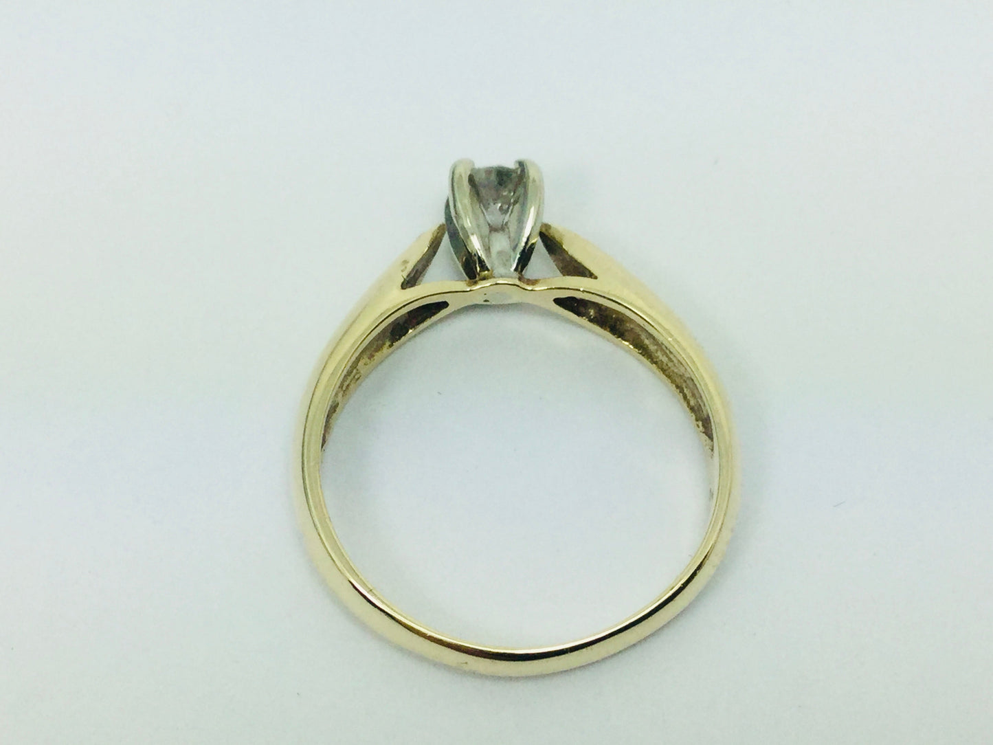 10k Yellow Gold Round Cut 0.18ct Diamond Solitaire Ring