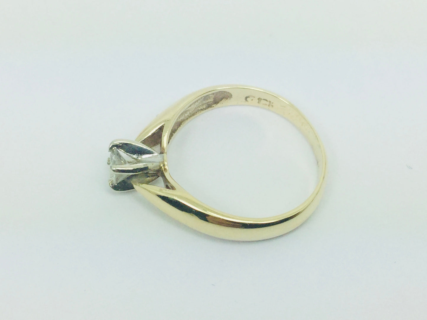10k Yellow Gold Round Cut 0.18ct Diamond Solitaire Ring