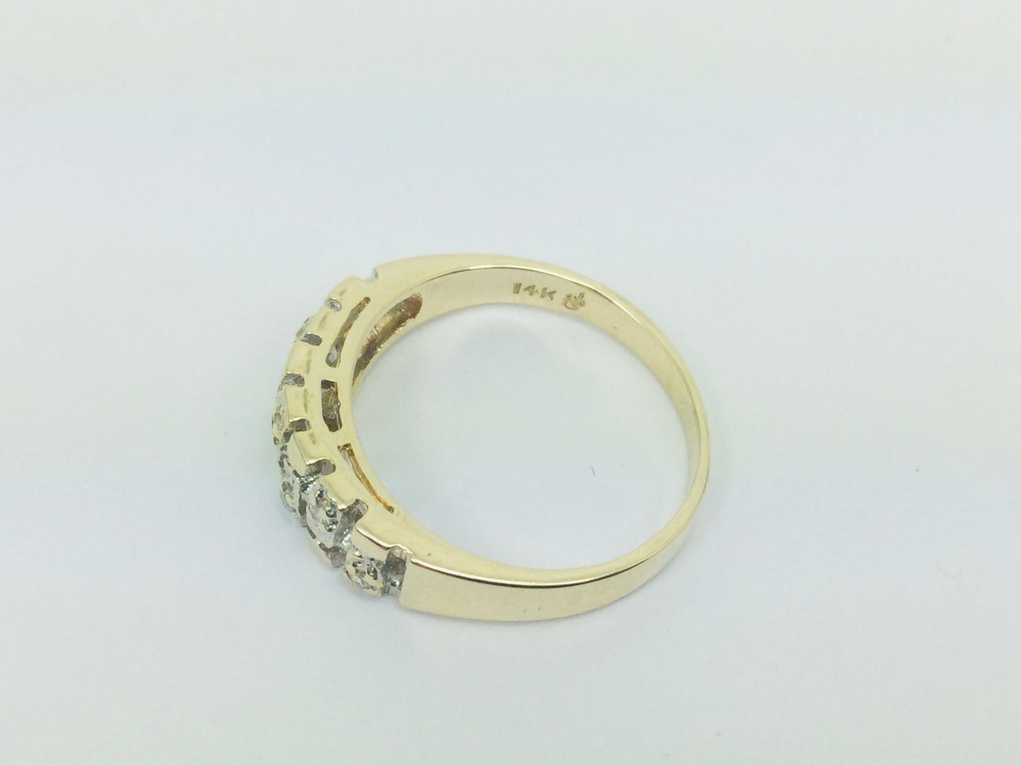 14k Yellow Gold Round Cut 7pt Diamond Abstract Ring