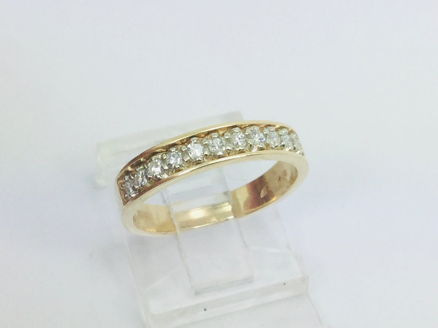 14k Yellow Gold Round Cut 0.22ct Diamond Row Set Ring