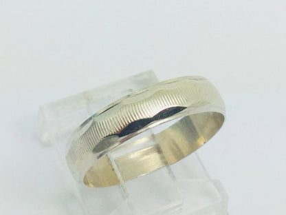 18k White Gold Pattern Band Ring